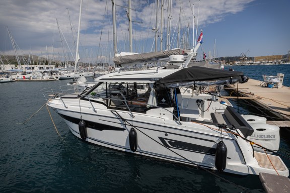 Image of Shearwater yacht #13