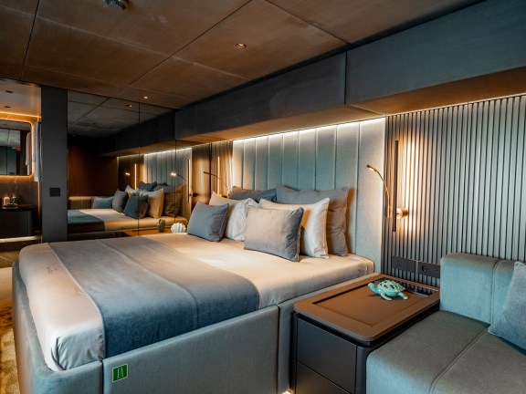 Image of Shades of Grey yacht #15