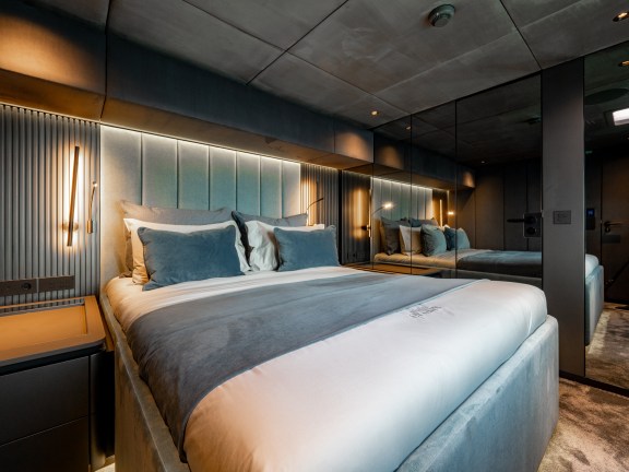 Image of Shades of Grey yacht #16