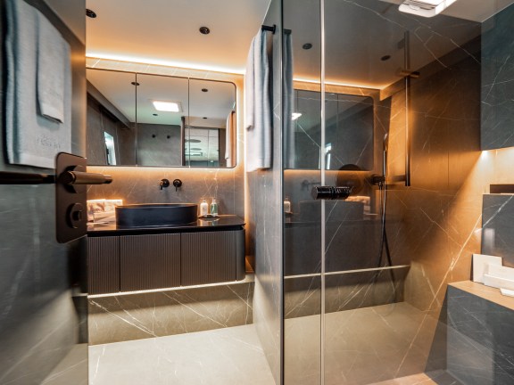 Image of Shades of Grey yacht #19