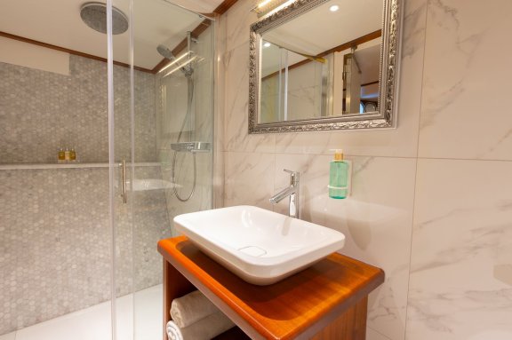 Image of Gallant yacht #28