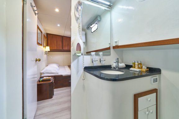 Image of Fortuna yacht #23