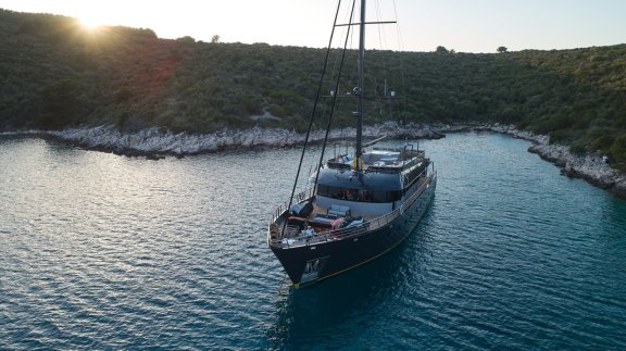 Image of Rara Avis yacht #6