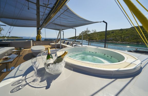 Image of Rara Avis yacht #8