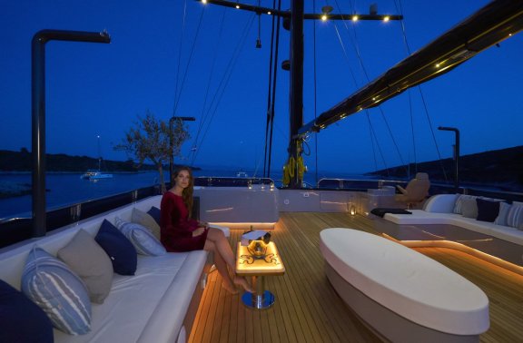 Image of Rara Avis yacht #23