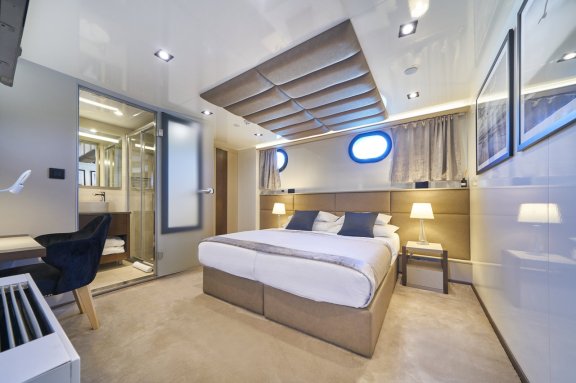Image of Rara Avis yacht #36