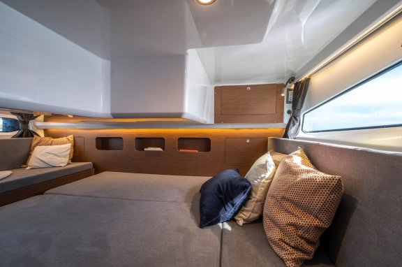 Image of Falcon yacht #28