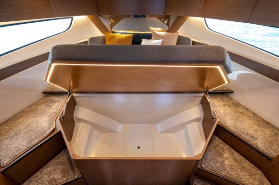 Image of Falcon yacht #30