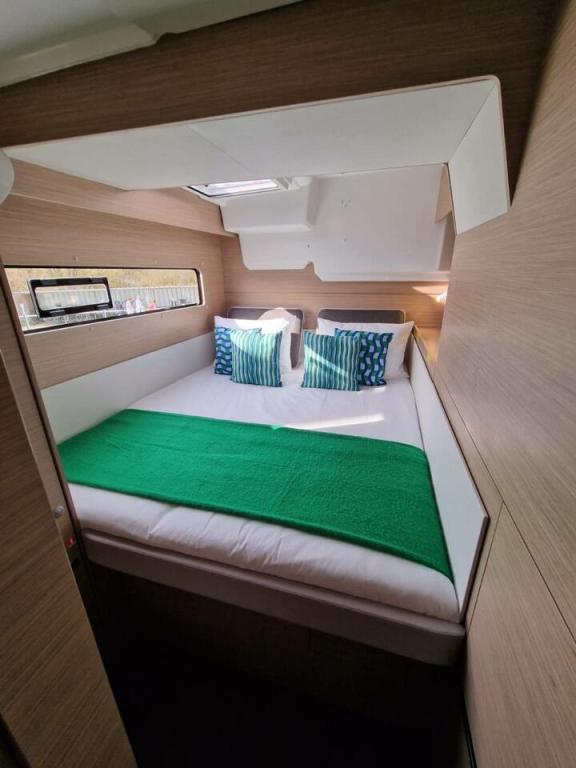 Image of New yacht #13