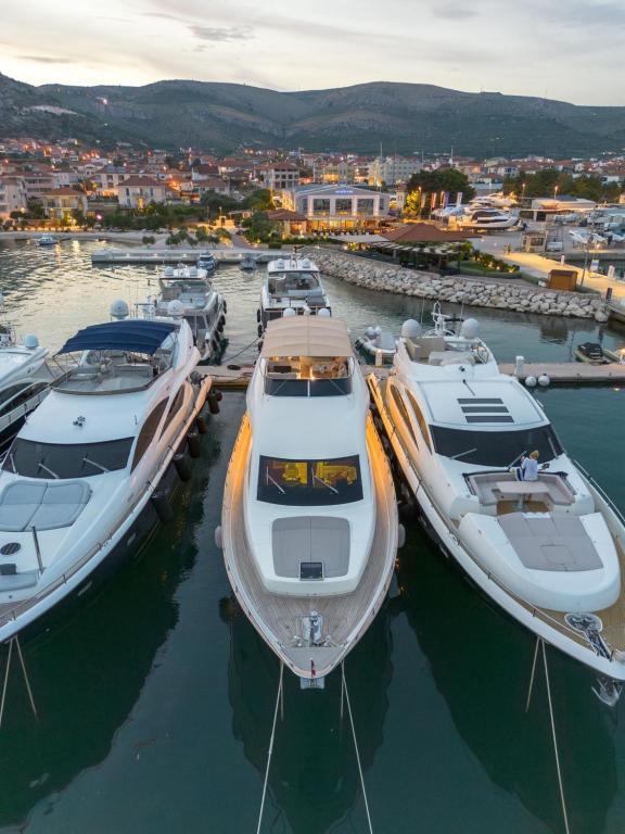 Image of Lady Lona yacht #5