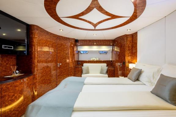 Image of Lady Lona yacht #14