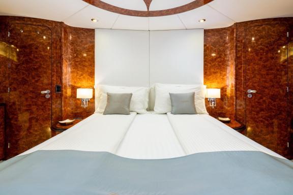 Image of Lady Lona yacht #15