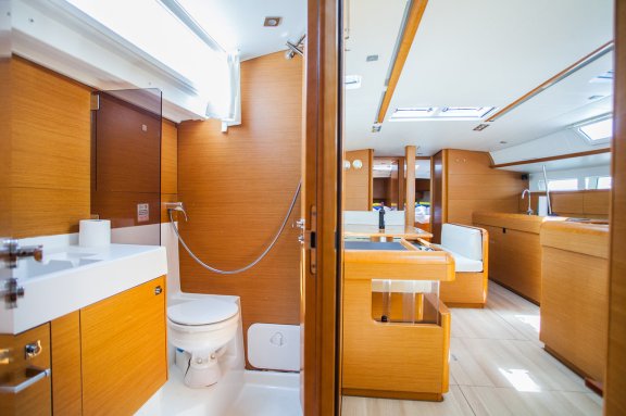 Image of Rock Point yacht #16