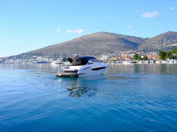 Image of Focus 36 yacht #8