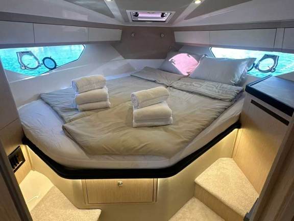 Image of Focus 36 yacht #19