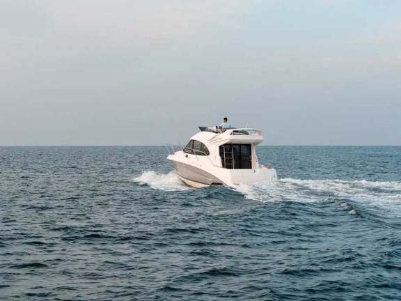 Image of Antares 32 Fly yacht #3