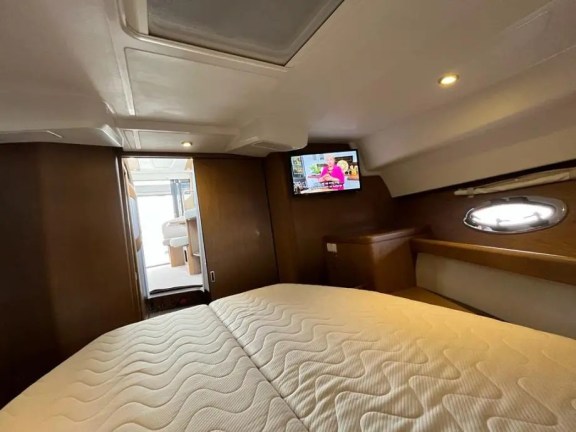 Image of Antares 32 Fly yacht #12