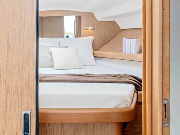 Image of Antares 32 Fly yacht #13