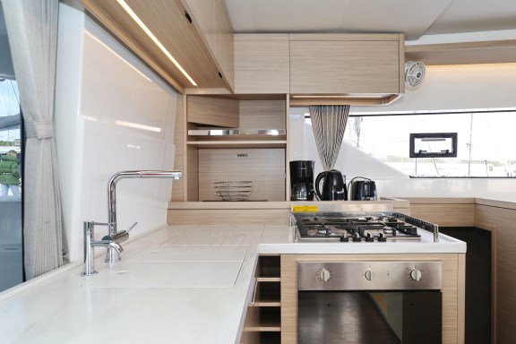 Image of Zarathustra yacht #28