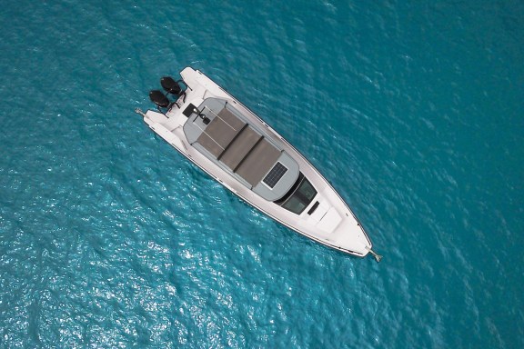 Image of Bugs Bunny yacht #4