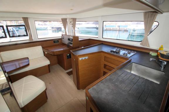 Image of Poppy yacht #15