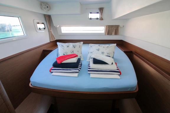 Image of Poppy yacht #20