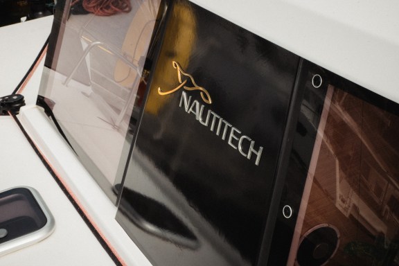 Image of Untethered yacht #8