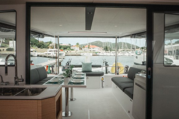 Image of Untethered yacht #10