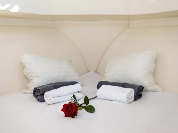 Image of H2 yacht #16