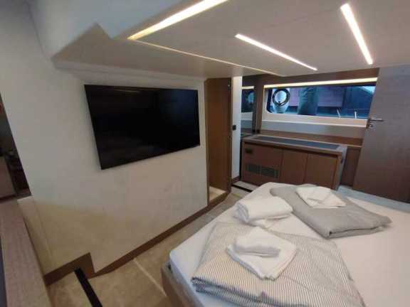 Image of Baby Indy yacht #15