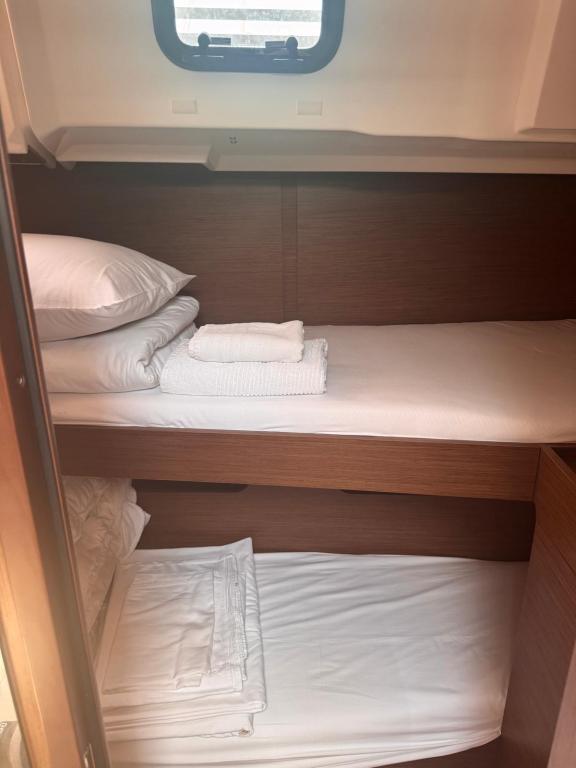 Image of Tria yacht #9