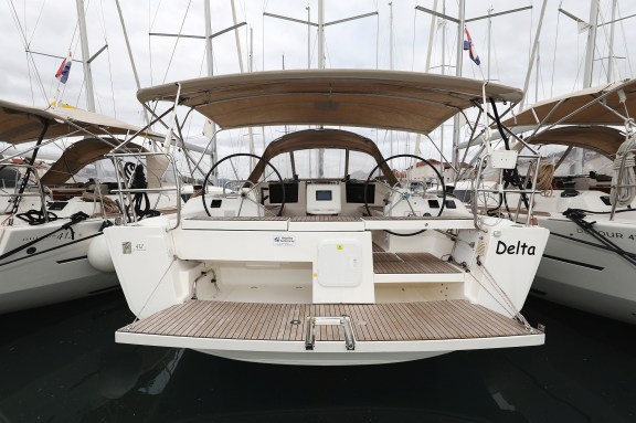 Image of Delta yacht #3