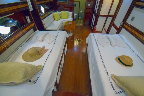 Image of Perla Del Mar II yacht #31