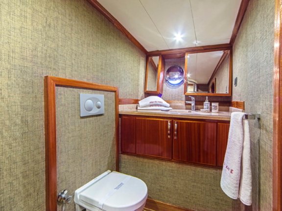 Image of Perla Del Mar II yacht #34