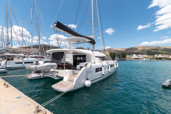 Image of All For Love yacht #18