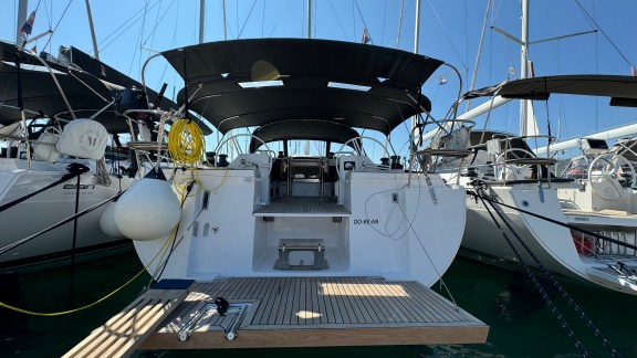 Image of Miss Esme yacht #3