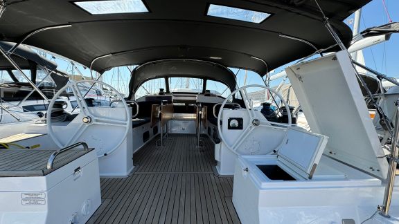 Image of Miss Esme yacht #5