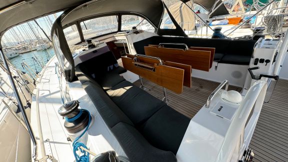 Image of Miss Esme yacht #7