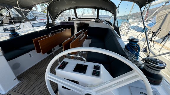 Image of Miss Esme yacht #9