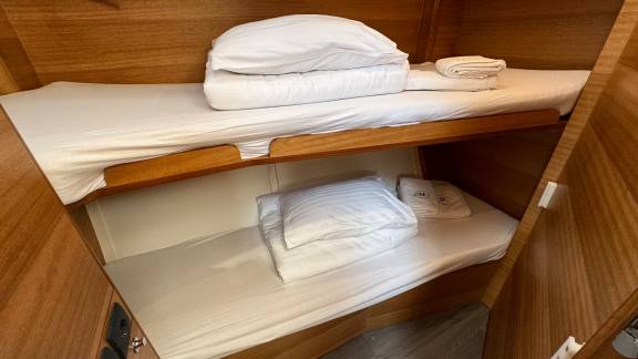 Image of Miss Esme yacht #16