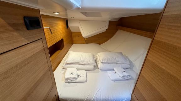 Image of Miss Esme yacht #19