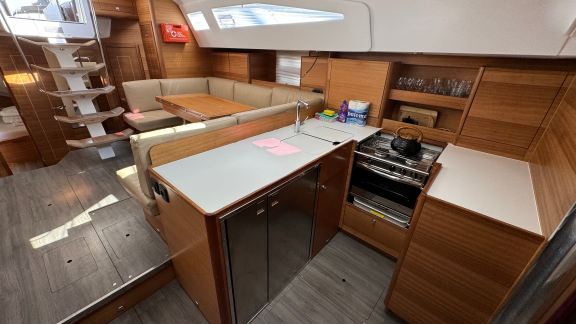 Image of Miss Esme yacht #21