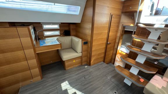 Image of Miss Esme yacht #22