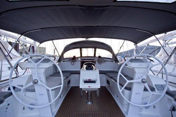 Image of Grey Sky yacht #6