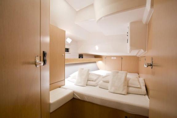 Image of Grey Sky yacht #11