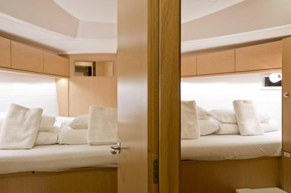 Image of Grey Sky yacht #13