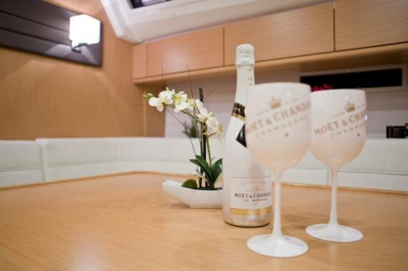 Image of Grey Sky yacht #16