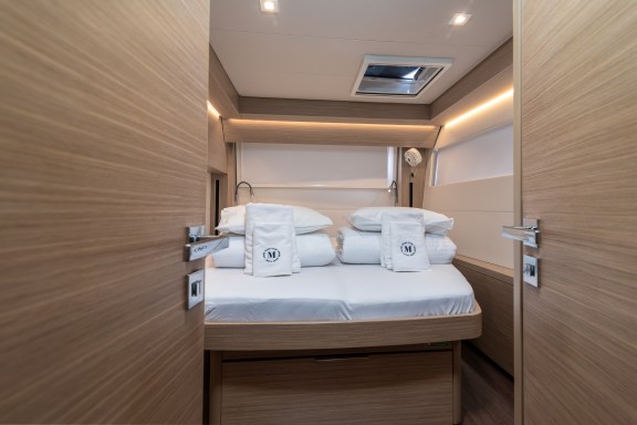 Image of Moonshadow yacht #8