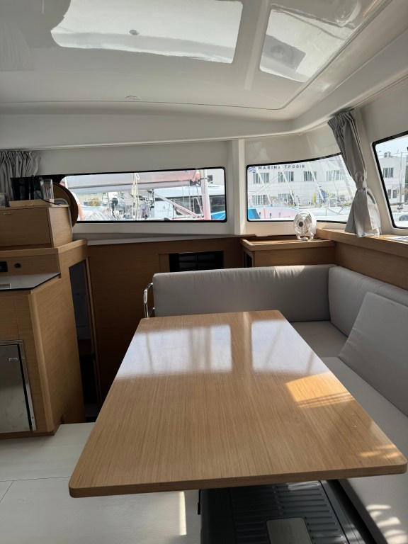 Image of White Ivy yacht #5