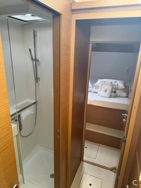 Image of White Ivy yacht #6